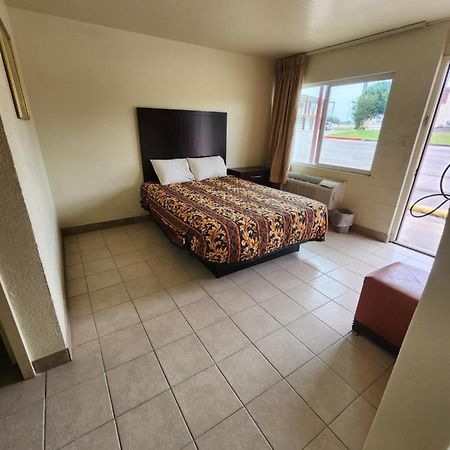 Hometown Inn And Suites Мескит Экстерьер фото